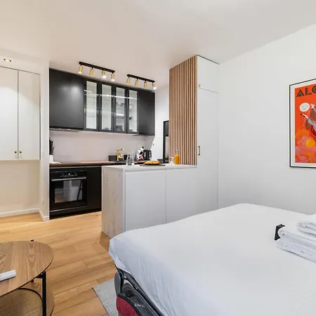 Parisien Coeur Montmartre - 18 - 2p Apartment